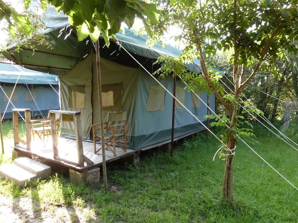 Enchoro Wildlife Camp Hotel Ololaimutiek Bagian luar foto