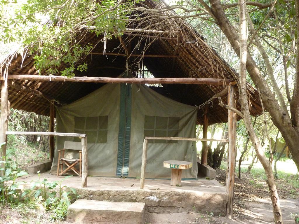 Enchoro Wildlife Camp Hotel Ololaimutiek Bagian luar foto