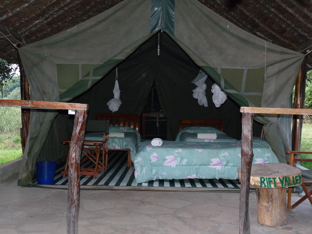 Enchoro Wildlife Camp Hotel Ololaimutiek Bagian luar foto