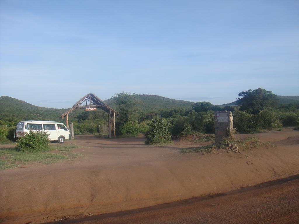 Enchoro Wildlife Camp Hotel Ololaimutiek Bagian luar foto