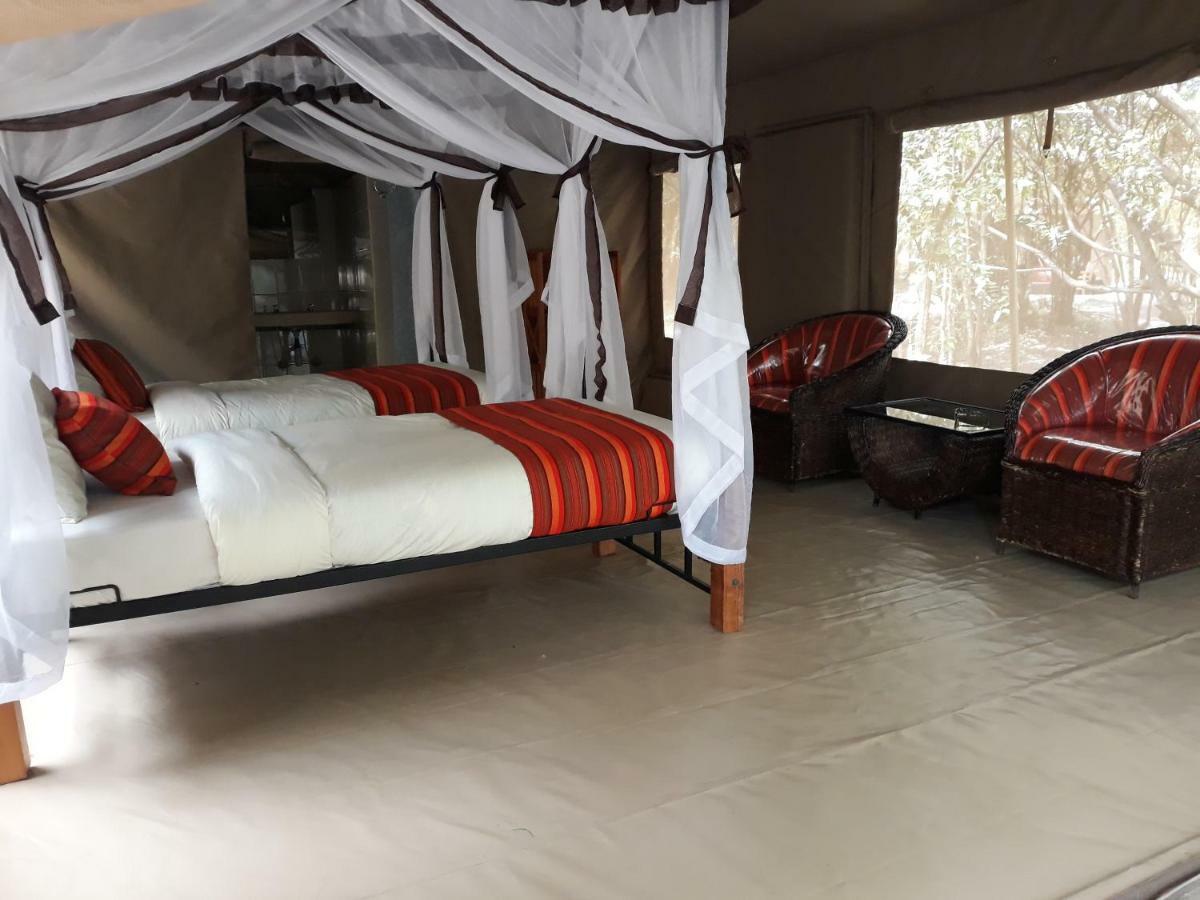 Enchoro Wildlife Camp Hotel Ololaimutiek Bagian luar foto