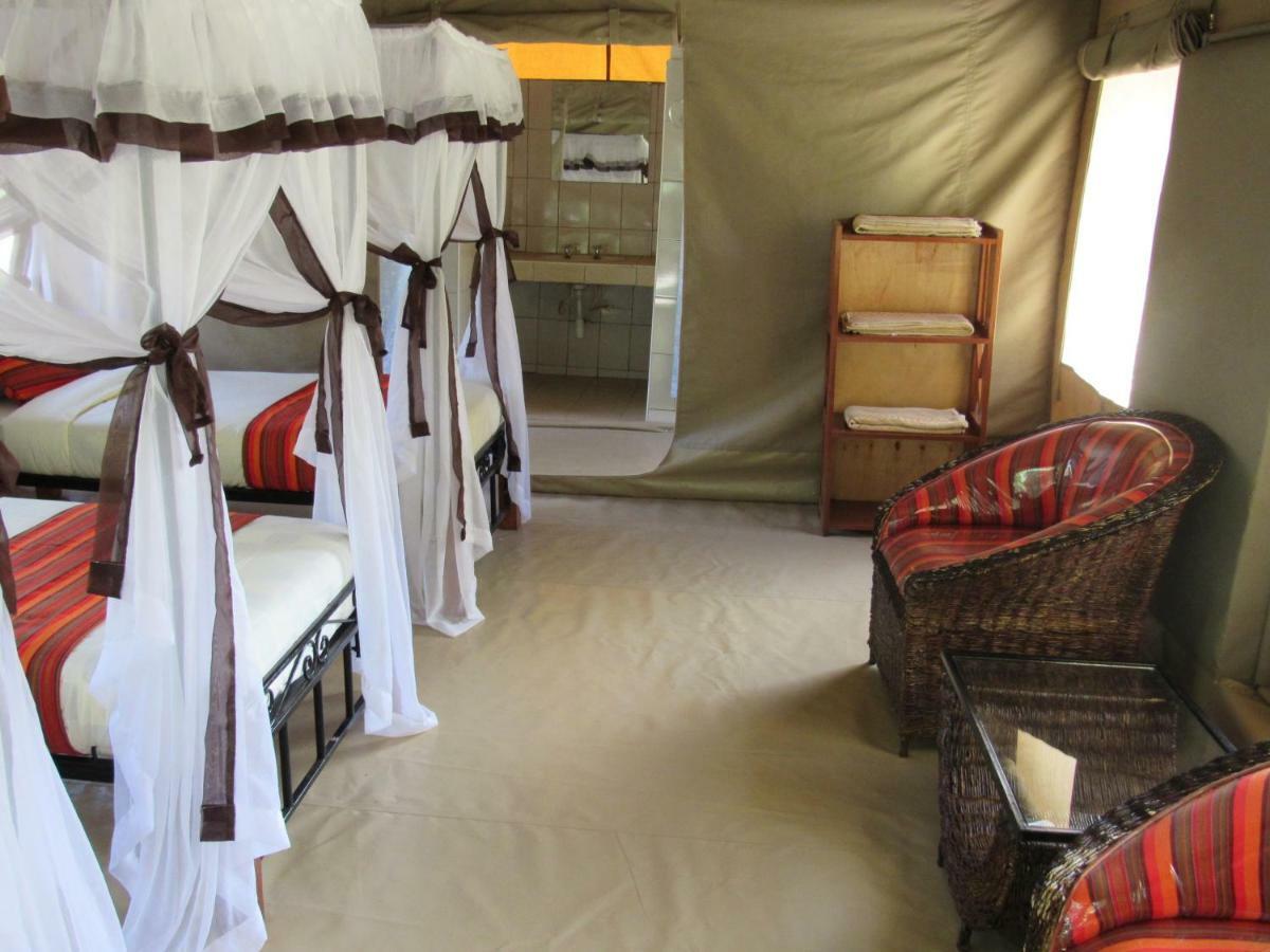Enchoro Wildlife Camp Hotel Ololaimutiek Bagian luar foto