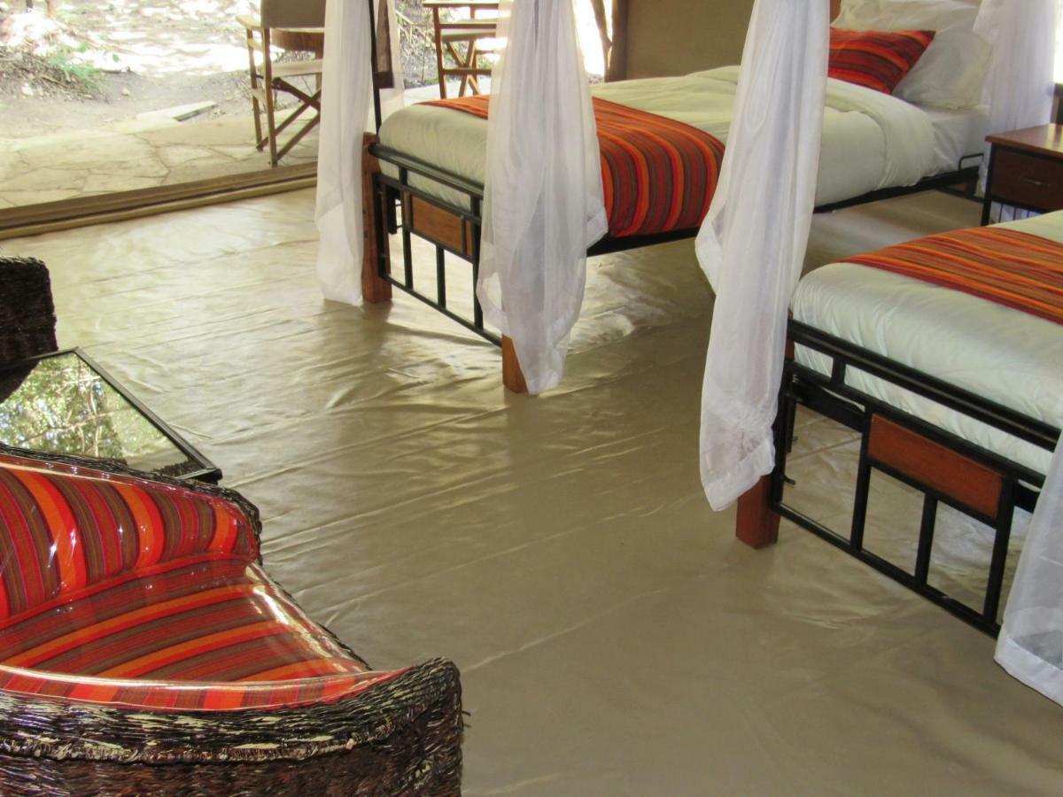 Enchoro Wildlife Camp Hotel Ololaimutiek Bagian luar foto
