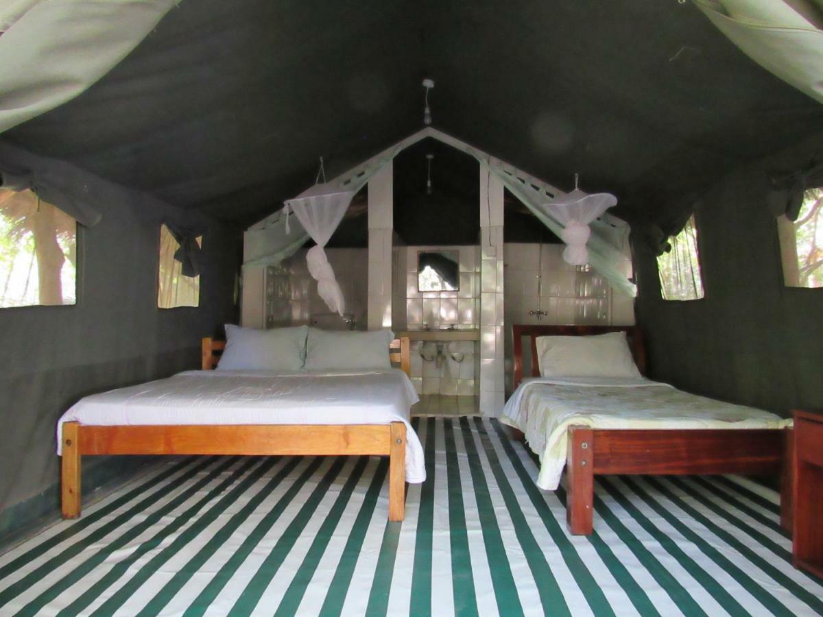 Enchoro Wildlife Camp Hotel Ololaimutiek Bagian luar foto