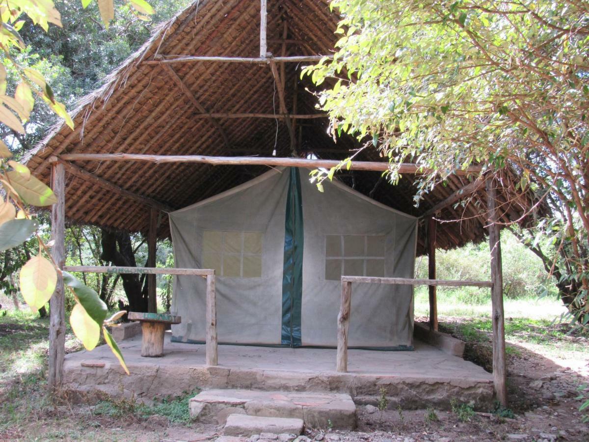 Enchoro Wildlife Camp Hotel Ololaimutiek Bagian luar foto