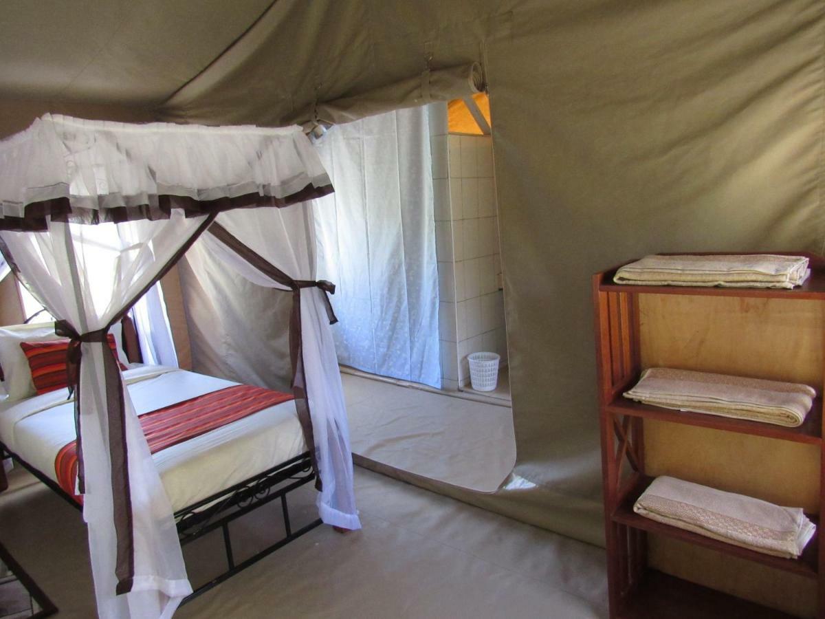 Enchoro Wildlife Camp Hotel Ololaimutiek Bagian luar foto